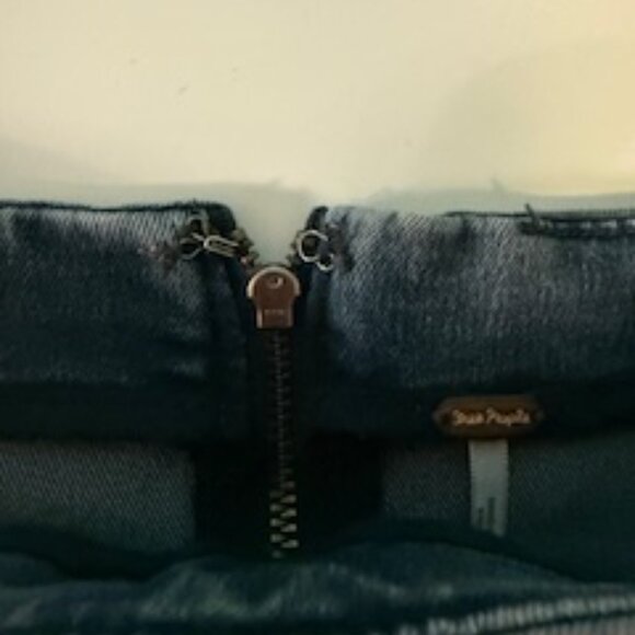 Women's Free People Mini Jean Skirt Size 6 - Picture 4 of 7